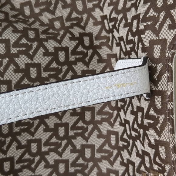 Brown and White Tote Bag - Picture 13 of 13